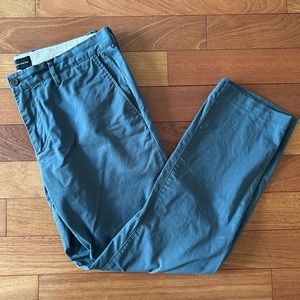 Frank & Oak Men’s Newport Straight Chino Pants